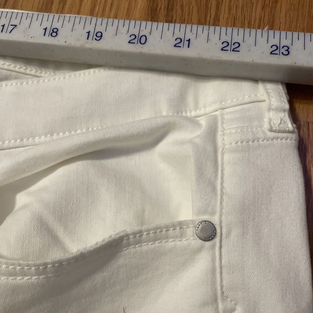 Torrid Crop High Rise Waist Flare Jeans Size 28 Womens White Denim Super Soft - Picture 2 of 8